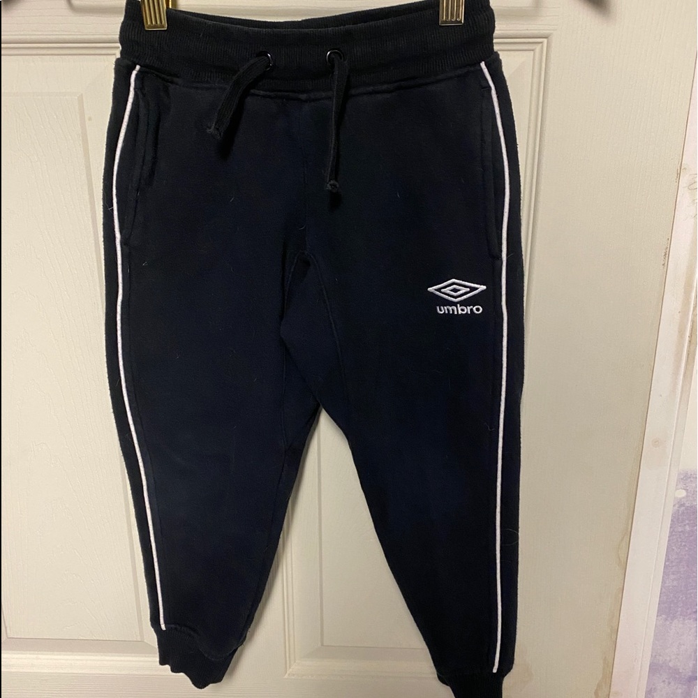 Kids Umbro Fleece pants Size XS (4-5)